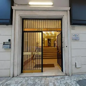 https://appartamento-borghese-con-4-camere-da-letto.it-romehotels.com