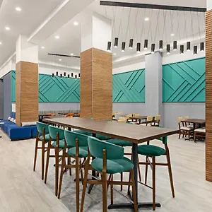 https://holiday-inn-lic-laguardia-west-an-ihg-hotel.us-newyorkcity.com