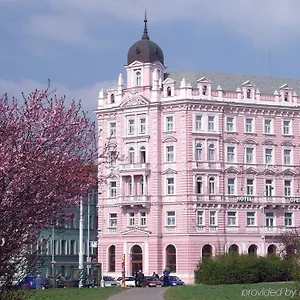 https://hotel-opera.praguehotelsweb.com